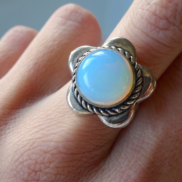 Sterling Silver 925 Daisy Opalite Flower Unique Boho Hippie Handcrafted Ring - Picture 8 of 8